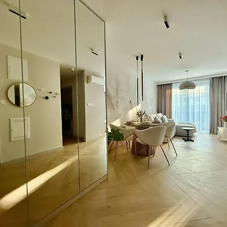 Apartment Easy Rent- Wieniawska 90, 24h Check-in